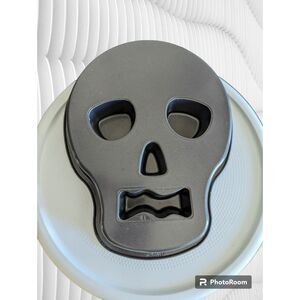 Wilton sugar skull non-stick cake mold/pan